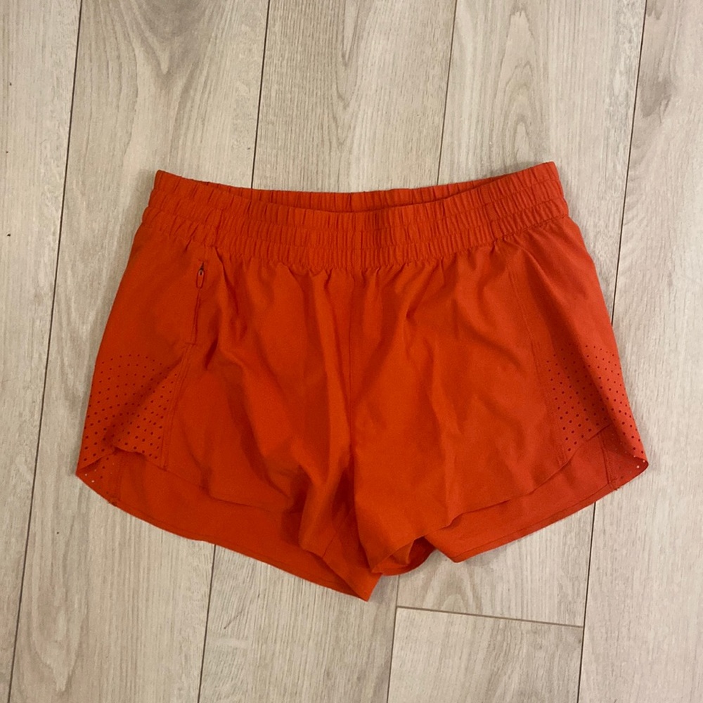 Athleta 3” Hustle Short. Size Small. Bright Red